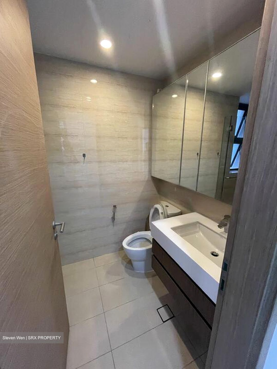Riverina Walk (D18), Condominium #578614201